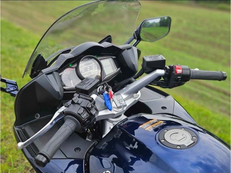 2026 Yamaha Fjr1300es alt