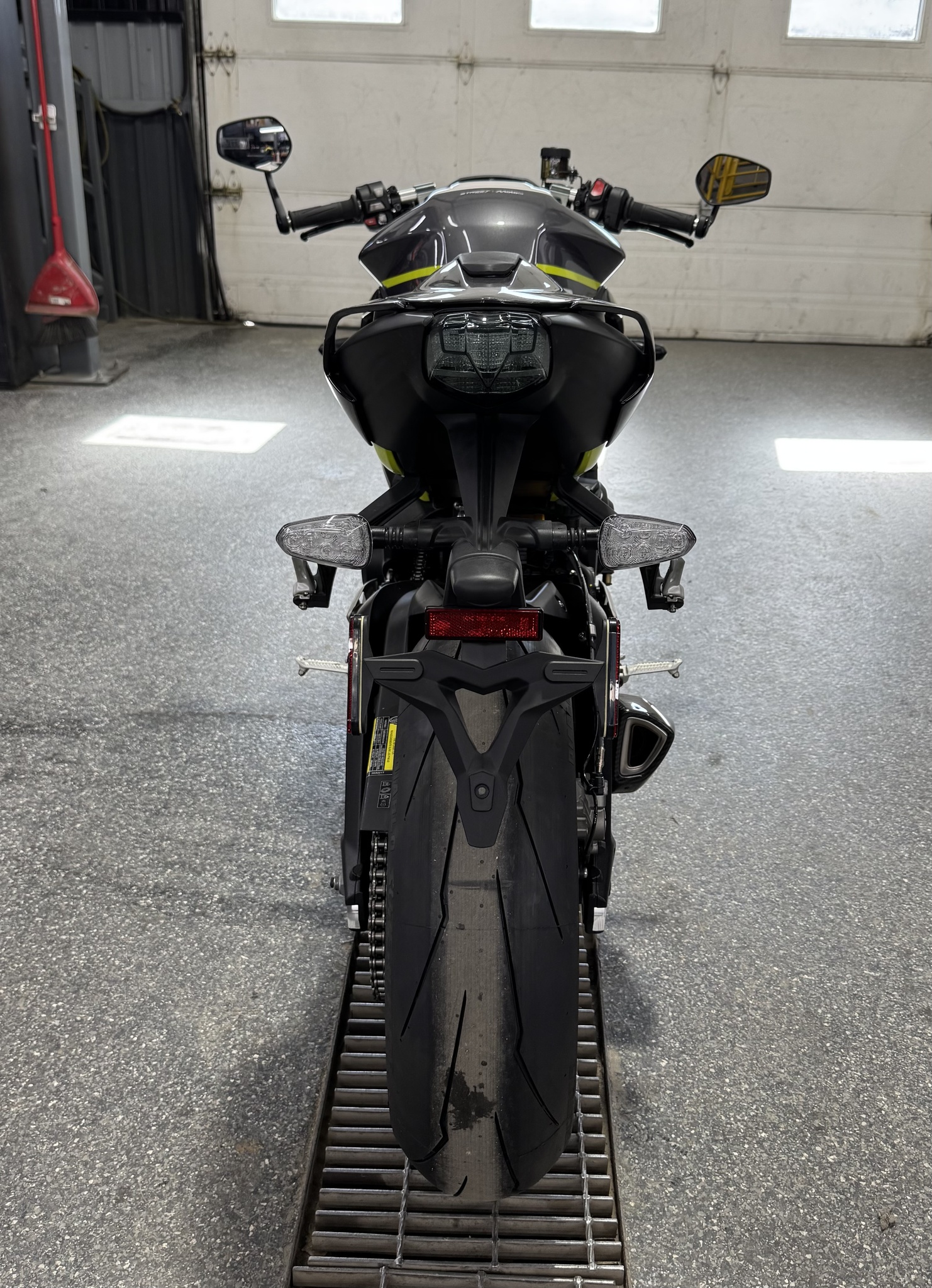 2026 Triumph STREET TRIPLE 765 MO thumbnail 3