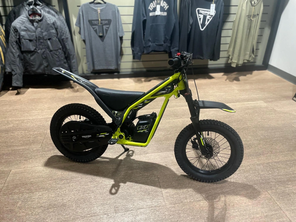 2026 Triumph Txp-16 - Racing Yellow alt