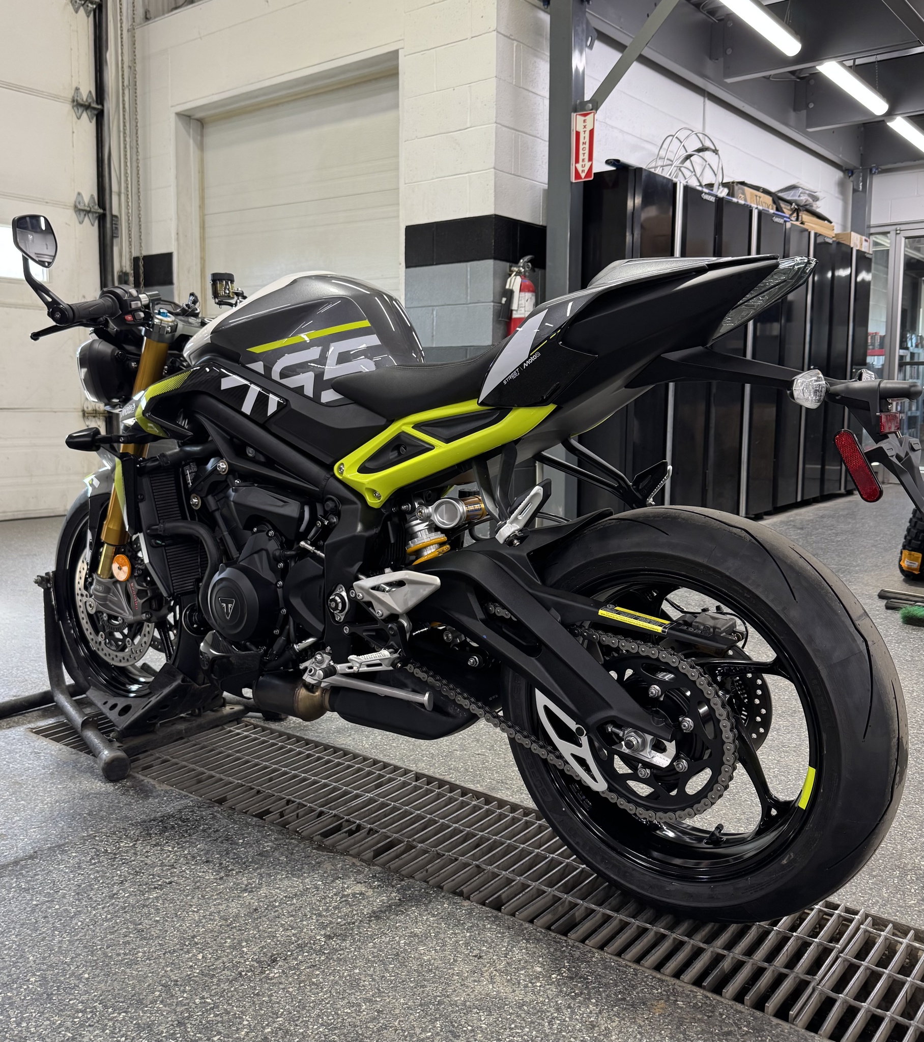 2026 Triumph STREET TRIPLE 765 MO thumbnail 5