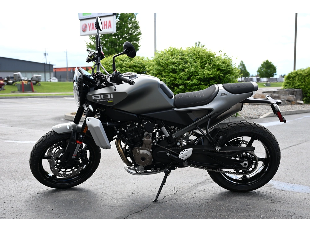 2027 Husqvarna Svartpilen 801 alt
