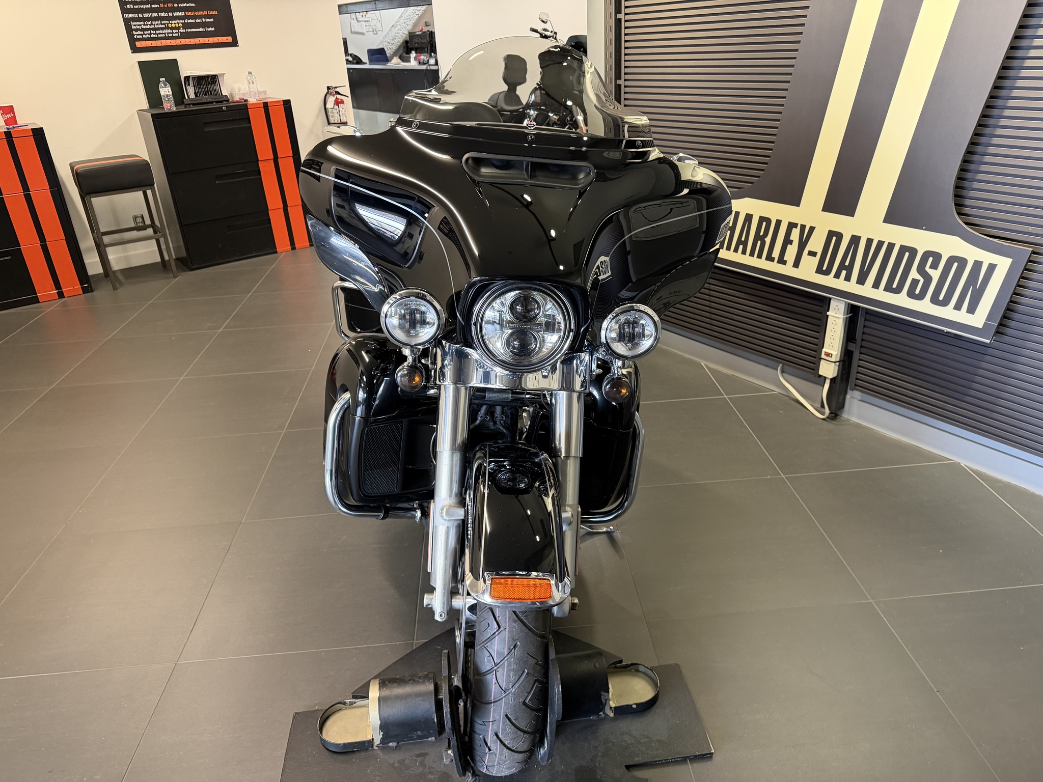 2017 Harley-Davidson ELECTRA GLIDE ULTRA LIMITED FLHTK thumbnail 3