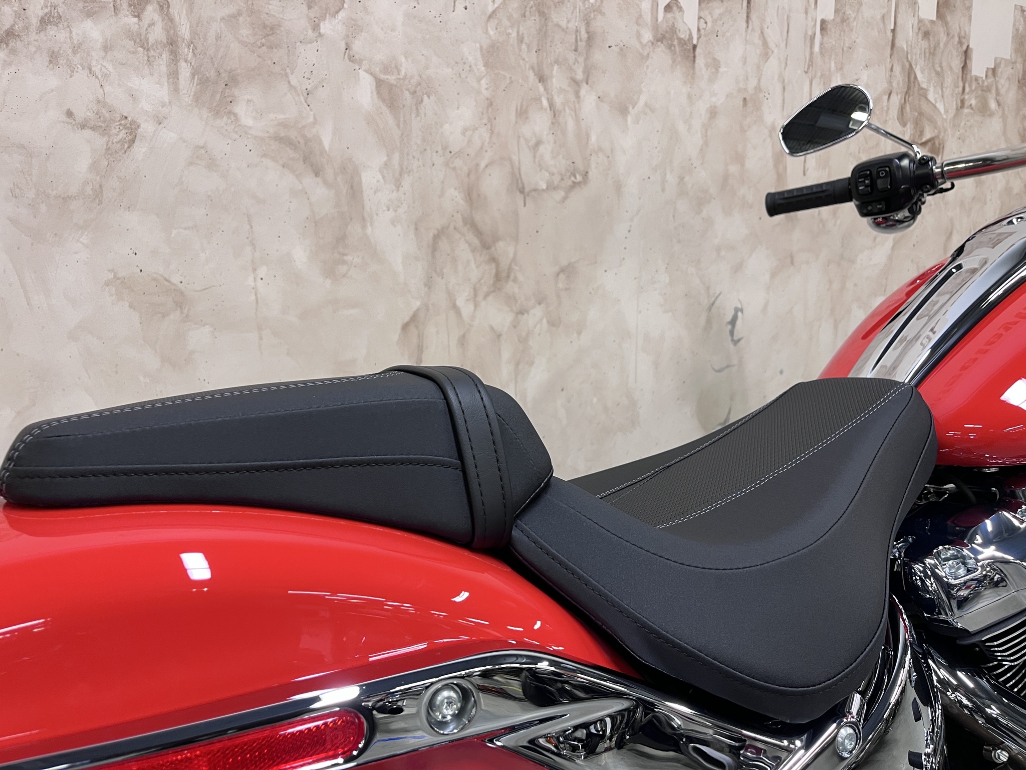 2026 Harley-Davidson FXBR BREAKOUT thumbnail 2