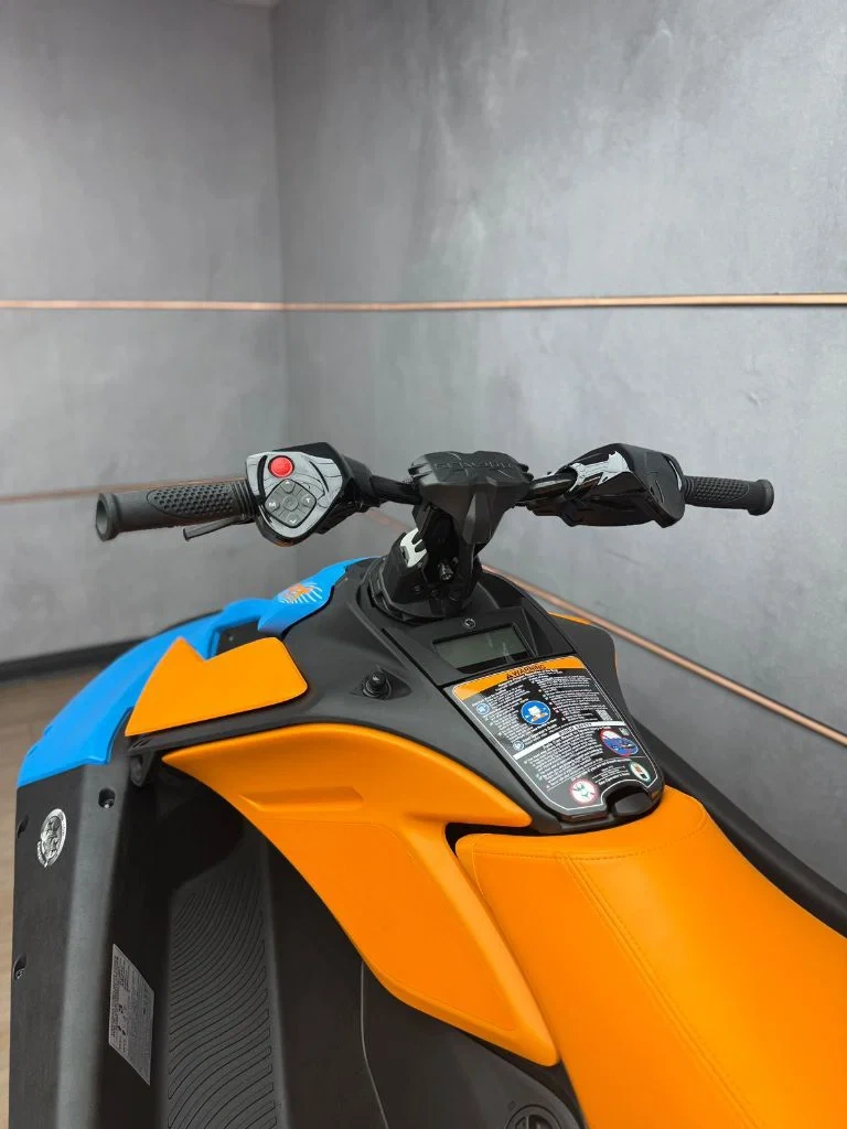 2026 Sea-Doo SPARK TRIXX 3UP IBR "Gulfstream Blue / Orange Crush (Sound System)"