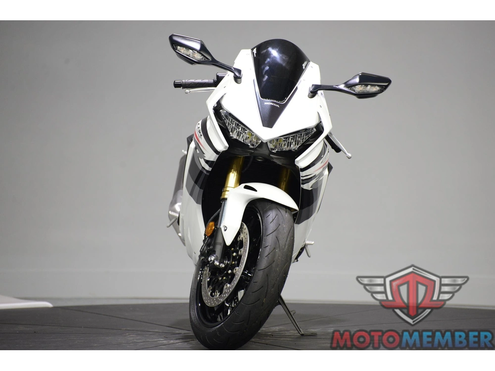 2025 Honda Cbr1000rr alt