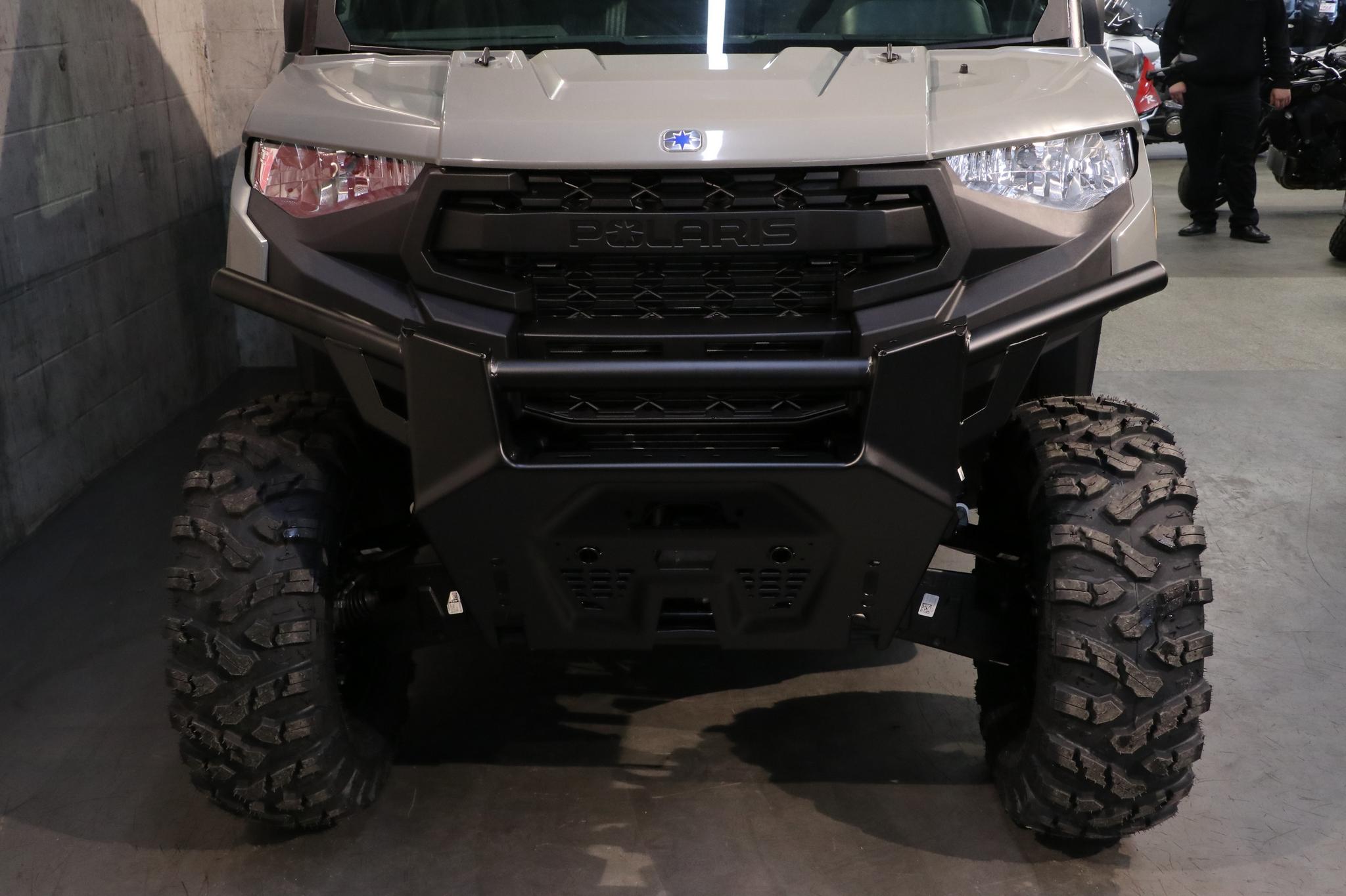 2027 Polaris RANGER CREW XP 1000 CAB thumbnail 9