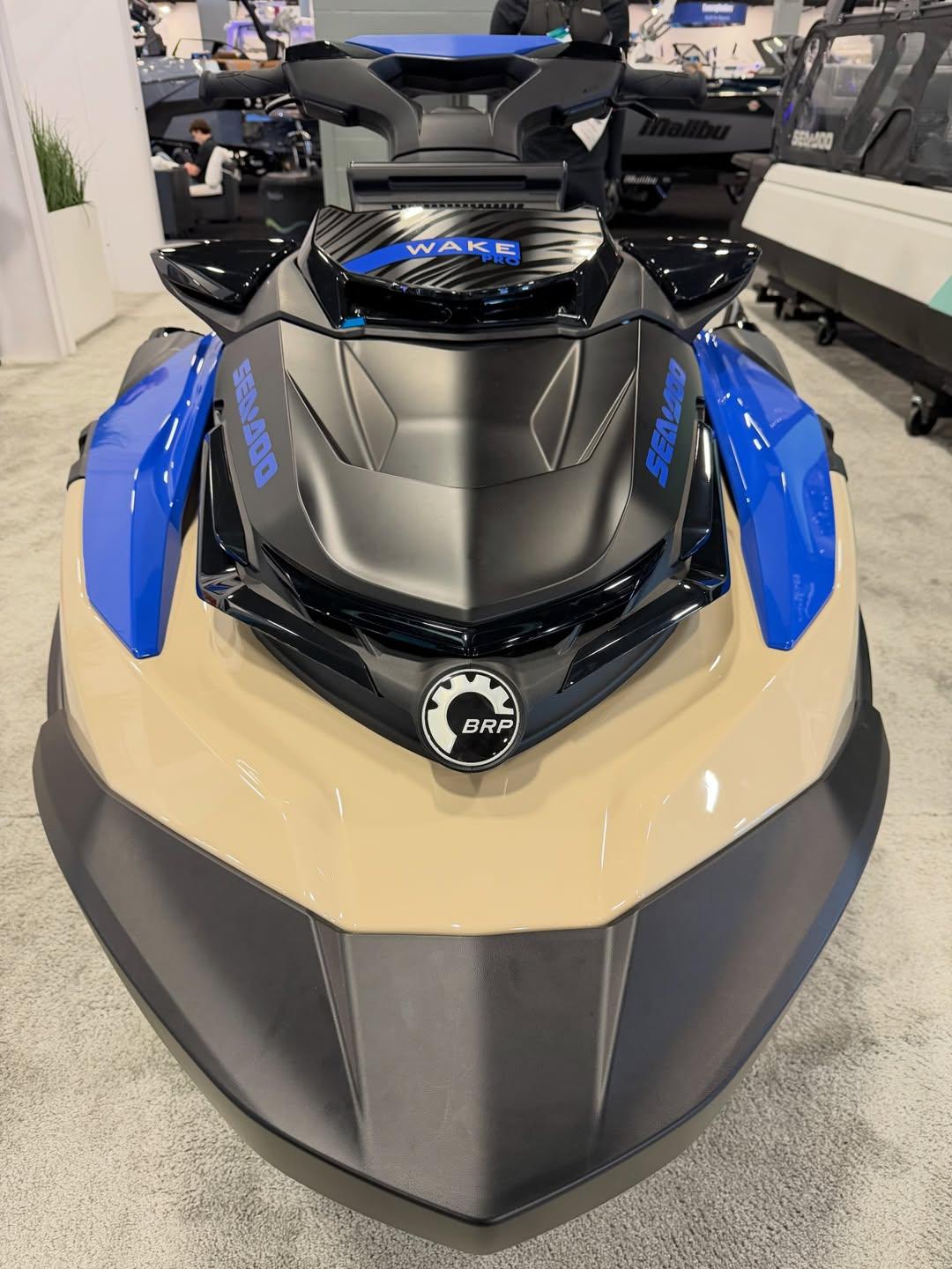 2026 Sea-Doo "Wake Pro 230 (Sound system)" Sand / Dazzling Blue
