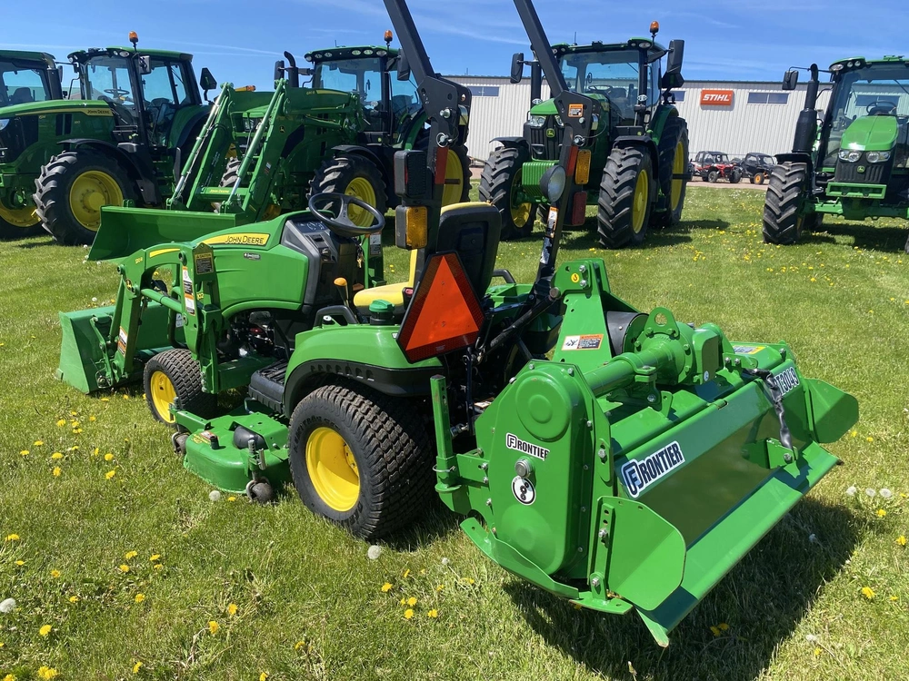 John Deere 1023e 2021 alt