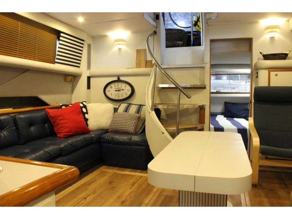 1993 Cruisers Yachts 3850 alt