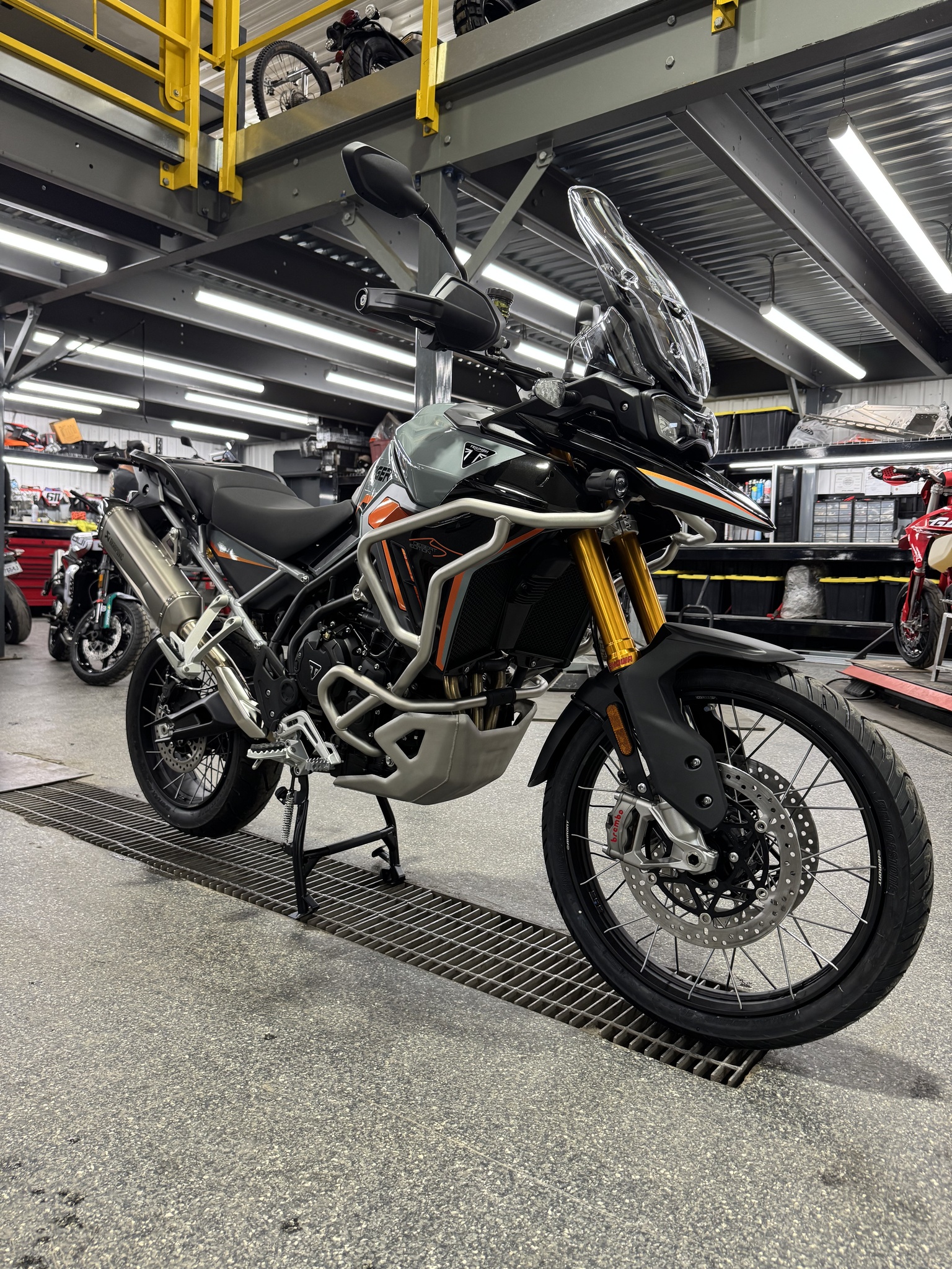 2026 Triumph TIGER 900 DESSERT thumbnail 8