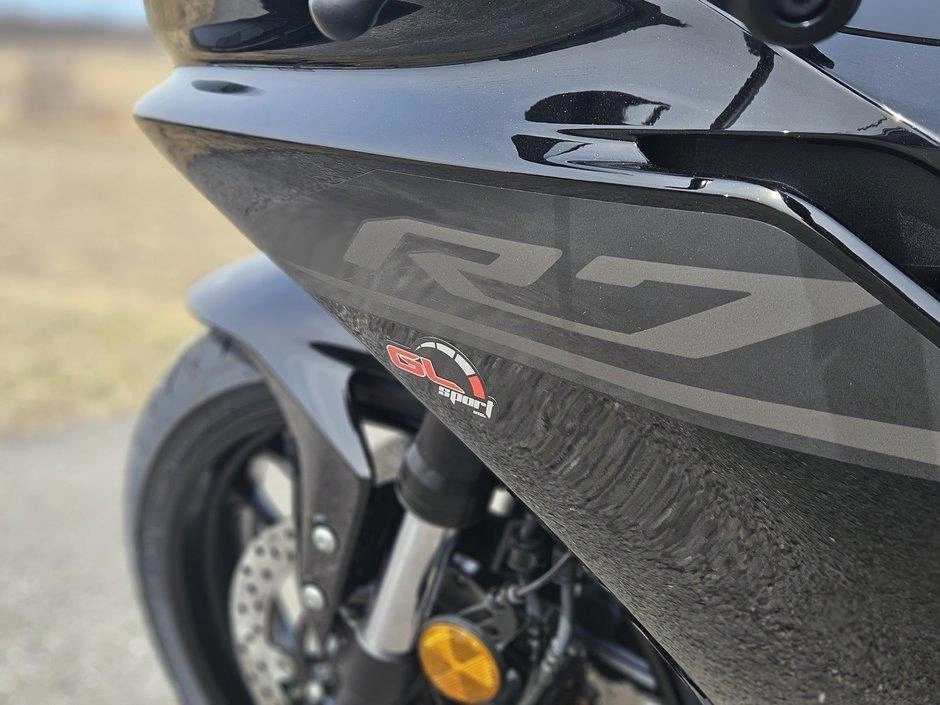 2026 Yamaha R7 alt