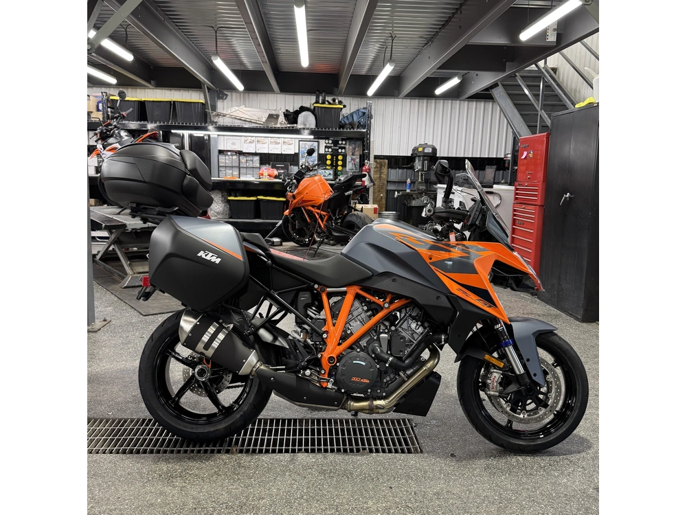 Ktm Super Duke Gt 2024 alt