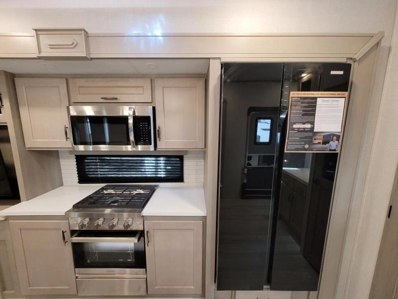 Grand Design Influence 3503gk 2024 alt