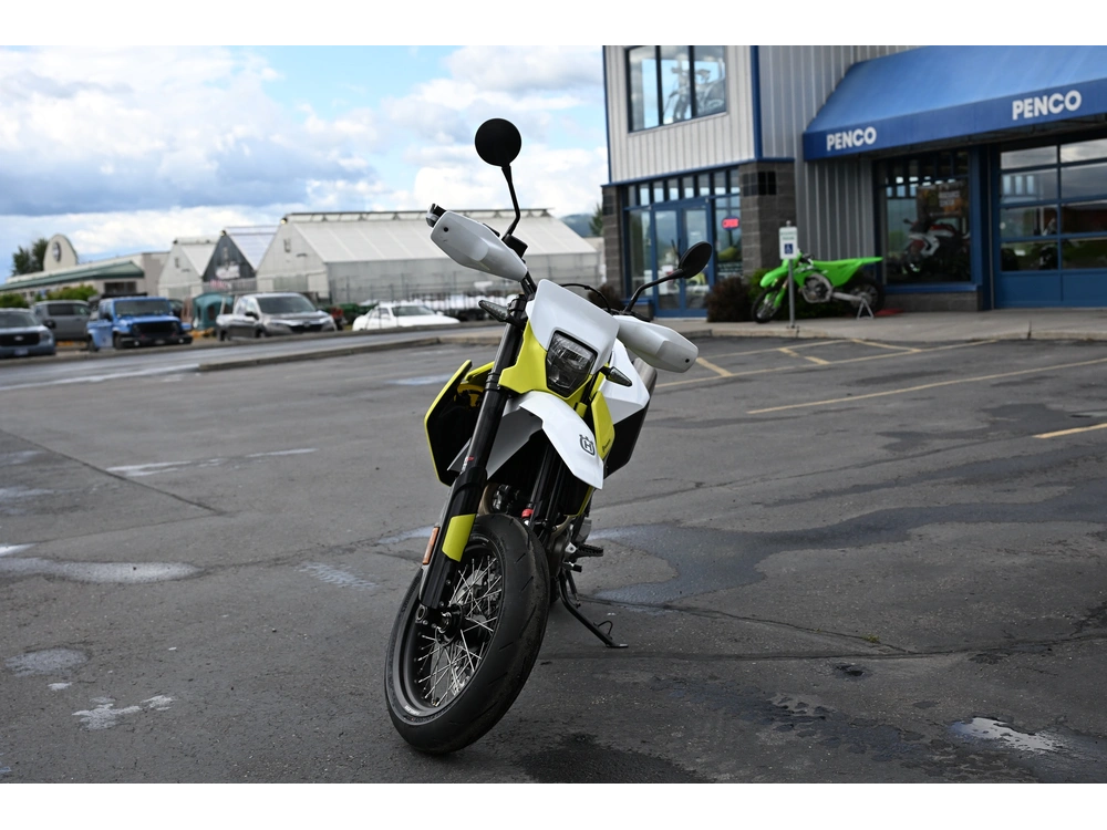 2026 Husqvarna 701 Supermoto alt