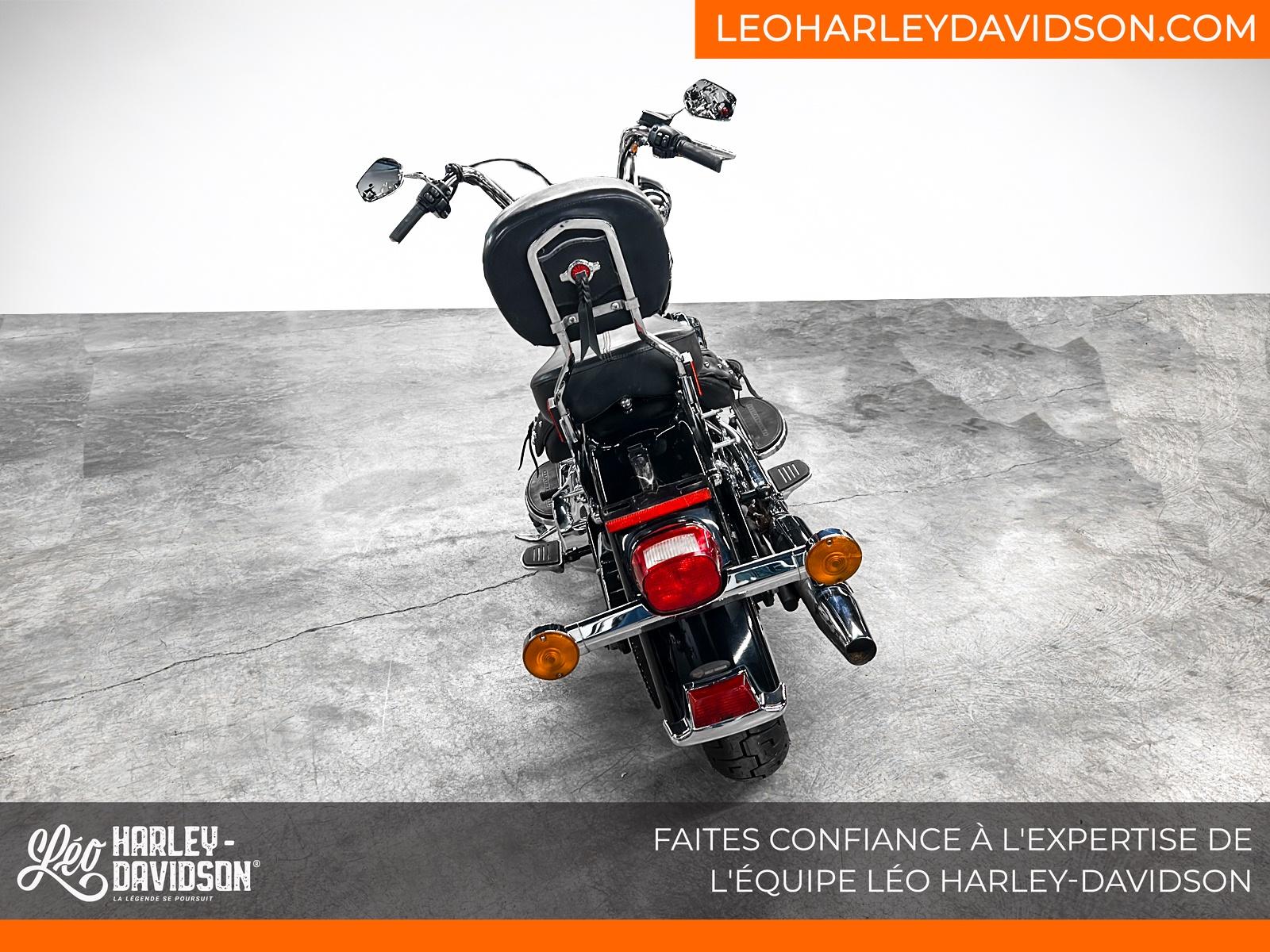 2016 Harley-Davidson FLSTC Softail Heritage Classic thumbnail 3