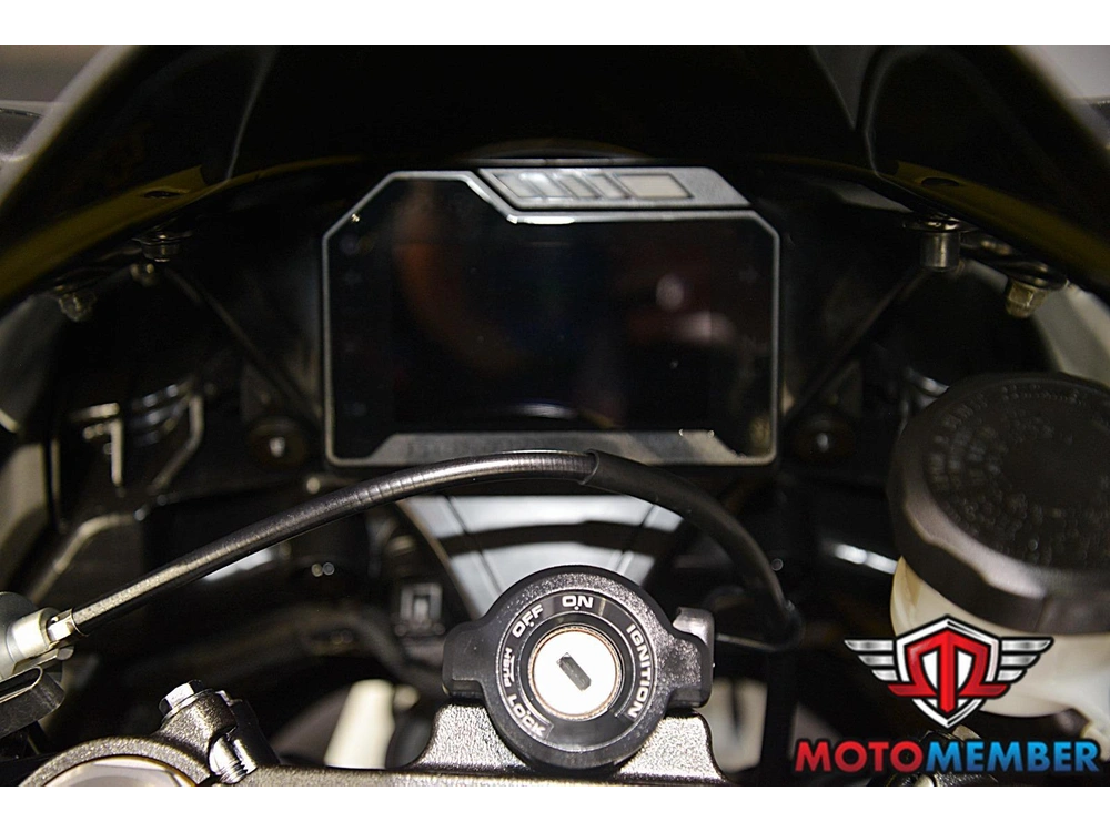 2025 Honda Cbr1000rr alt