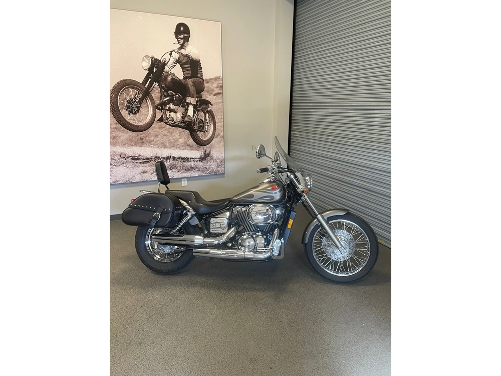 2006 Honda Shadow 750 - Silver alt