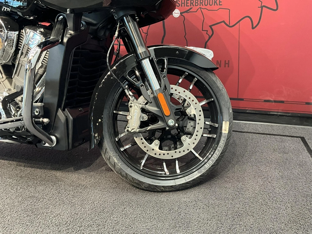 2026 Indian Motorcycle Challenger Limited + 112 & Powerband Audio Package alt