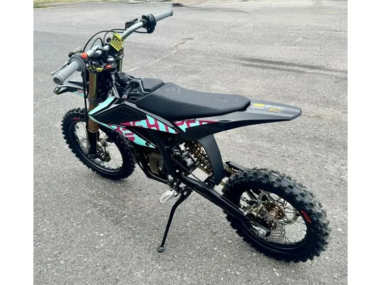 Surron HYPER BEE 100% ÉLECTRIQUE AVEC 8,000 WATTS 2026