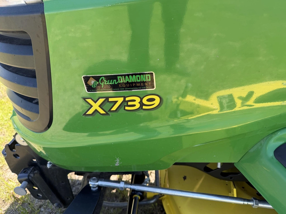 2021 John Deere X739 alt