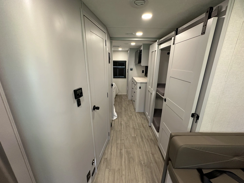 Coachmen Pursuit 31es 2024 alt
