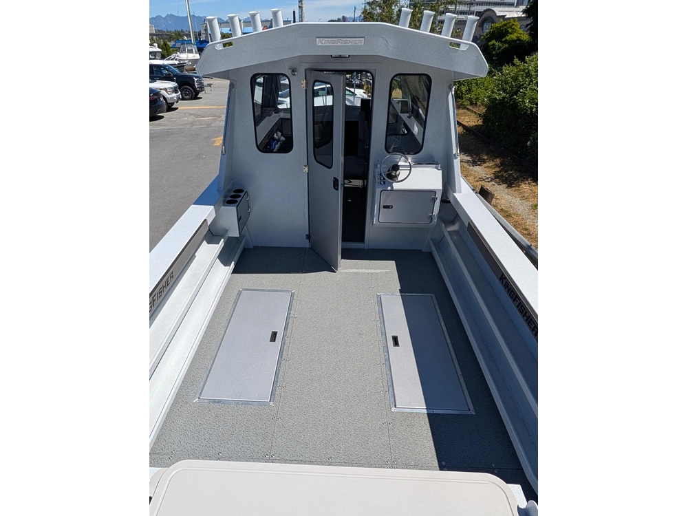 2026 Kingfisher 2825 Cxp alt