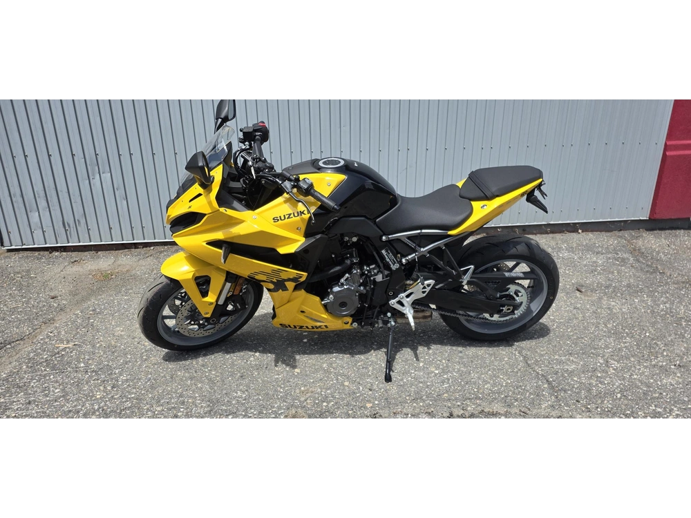 Suzuki Gsx-8r 2025 alt