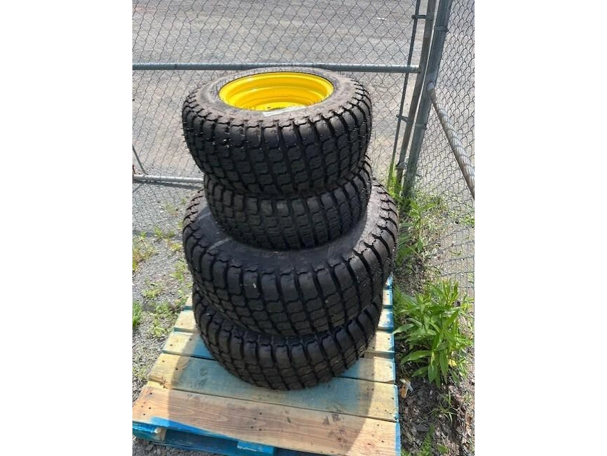 2021 John Deere 2025r alt
