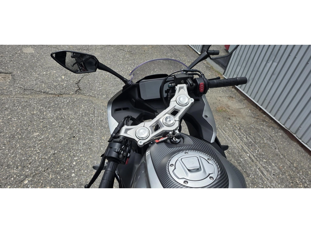 Cfmoto 300ss 2024 alt
