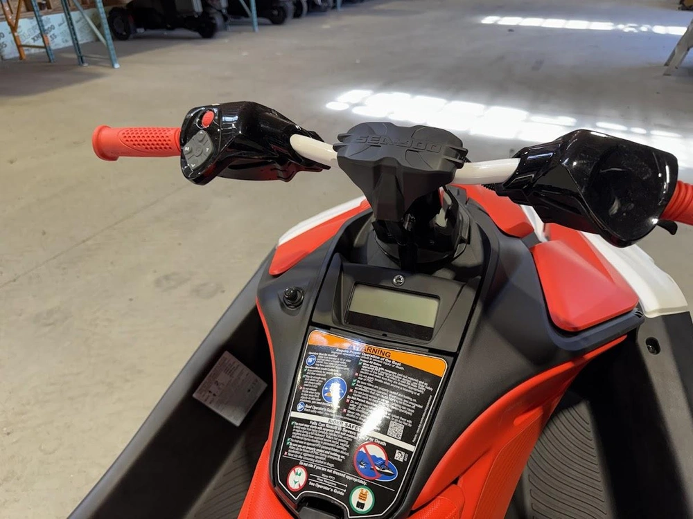 New 2026 Sea-Doo SPARK TRIXX 1 up in Thetford Mines