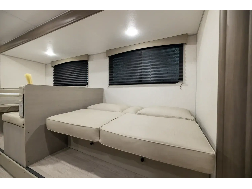 2026 Coachmen Clipper 292tb alt