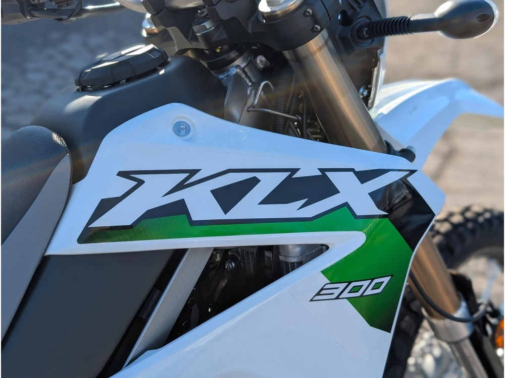 2026 Kawasaki Klx300 Semi Blanc | ⚡ Équivalent Dr-z400s & Honda Xr300 ⚡ | alt