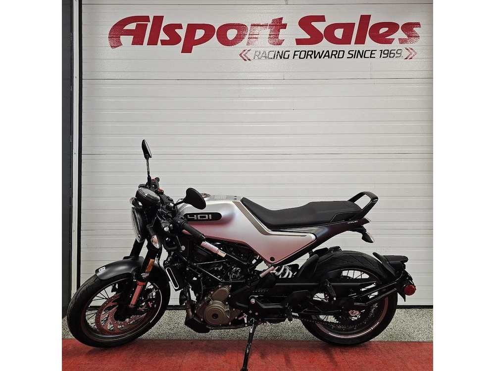 2021 Husqvarna Svartpilen 401 alt