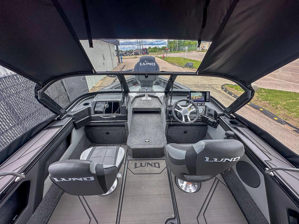 2026 Lund 1875 Crossover Xs alt