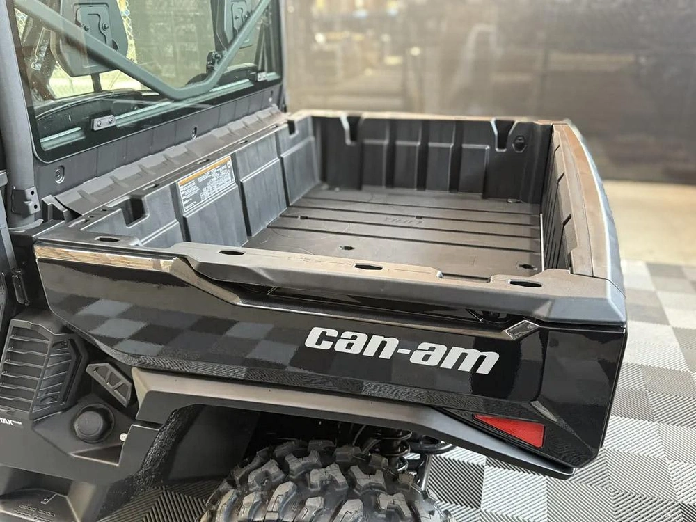 2026 Can-am Defender Xt Cab Hd11 W/10.25 Infotainment alt
