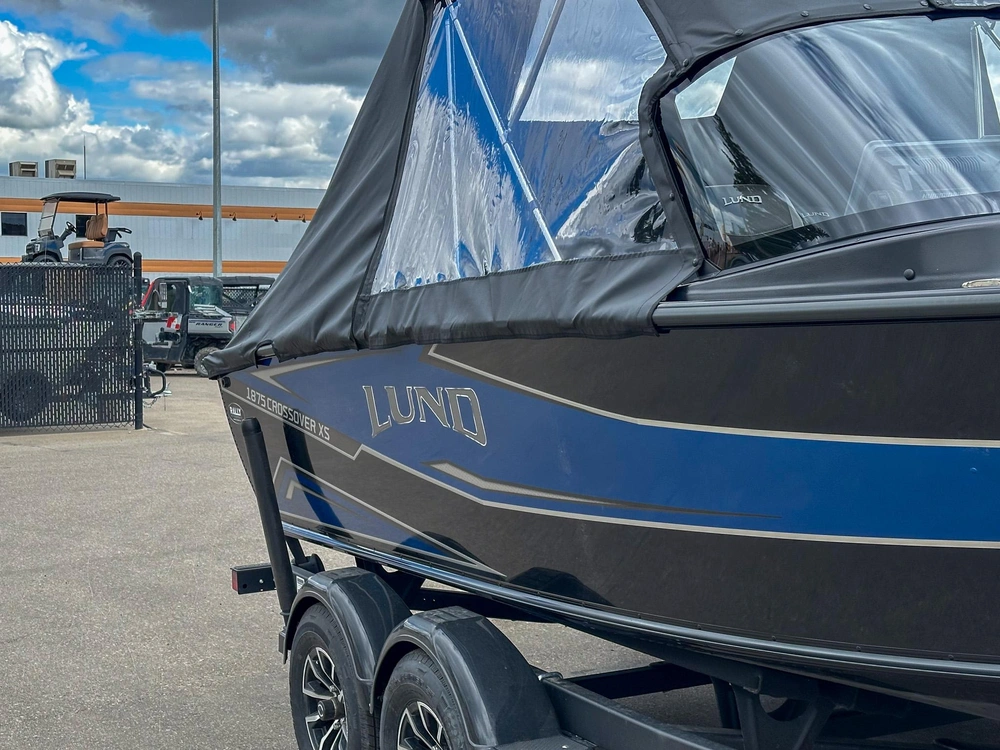 2026 Lund 1875 Crossover Xs alt