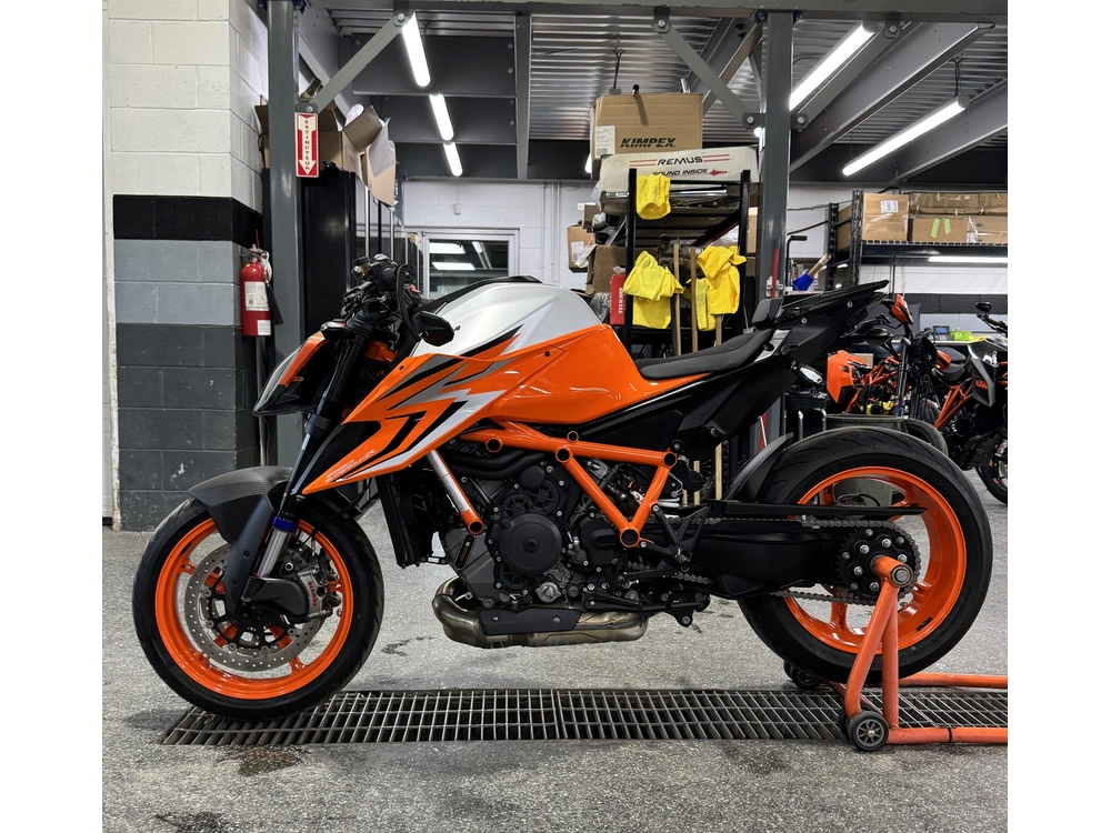 Ktm 1290 Superduke Evo R 2023 alt