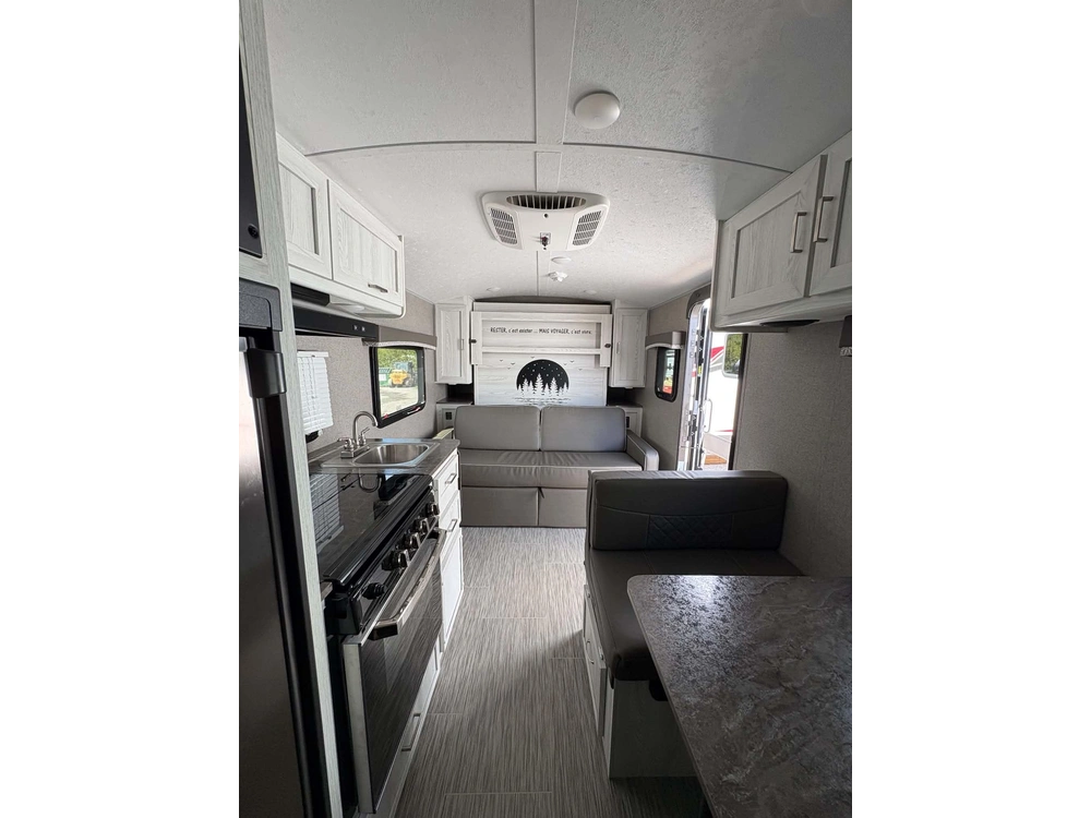2019 Rockwood G19fb alt