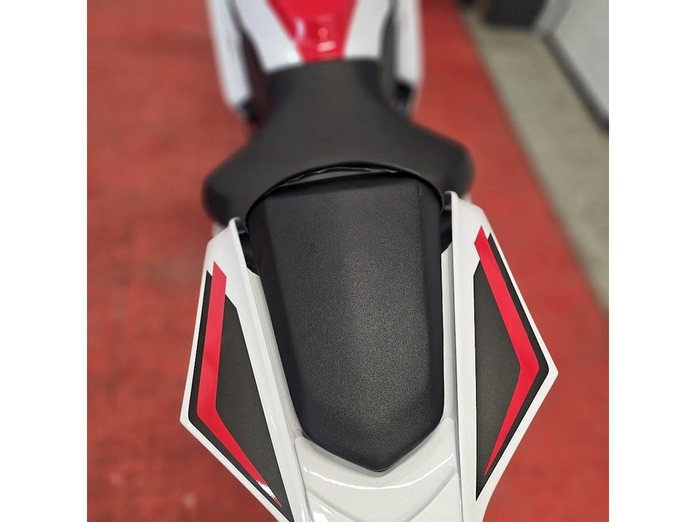 2026 Yamaha Yzf-r7 alt