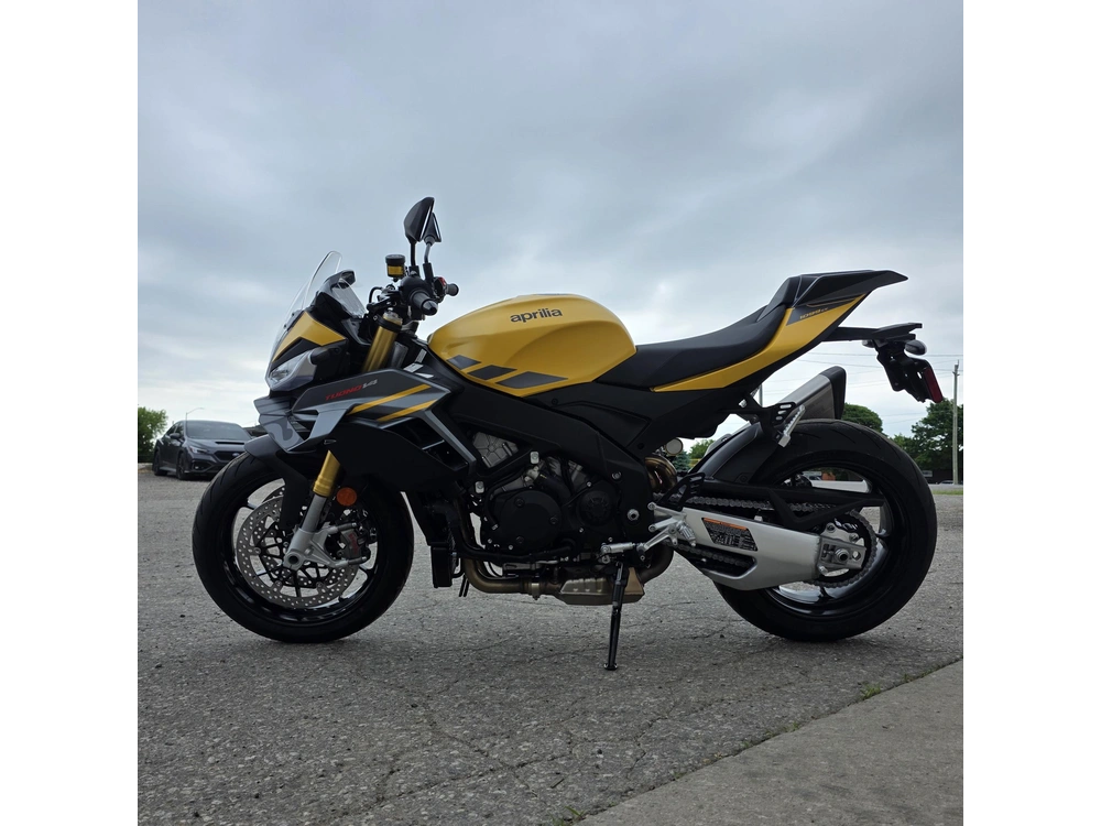 2026 Aprilia Tuono V4 alt