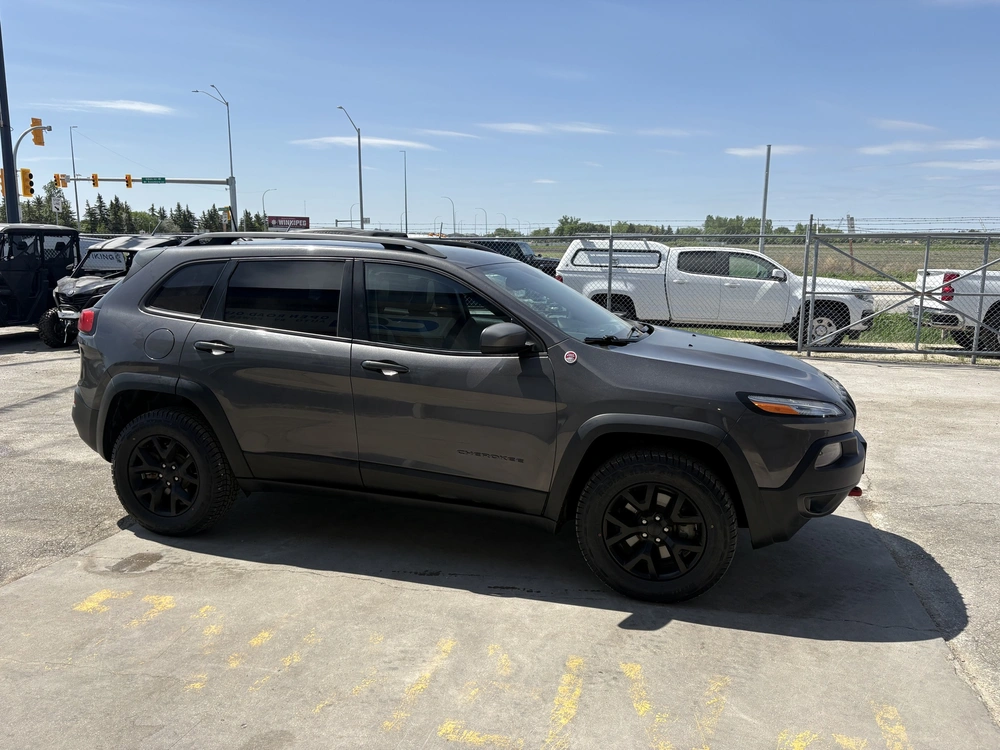 2018 Jeep Cherokee Trailhawk alt