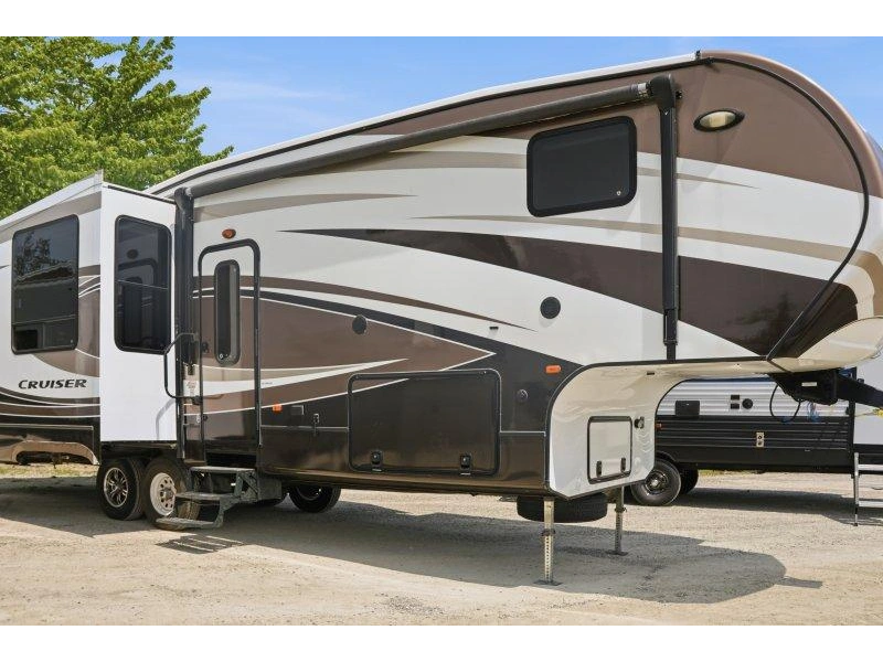 Crossroads Cruiser 335ss 2014 alt