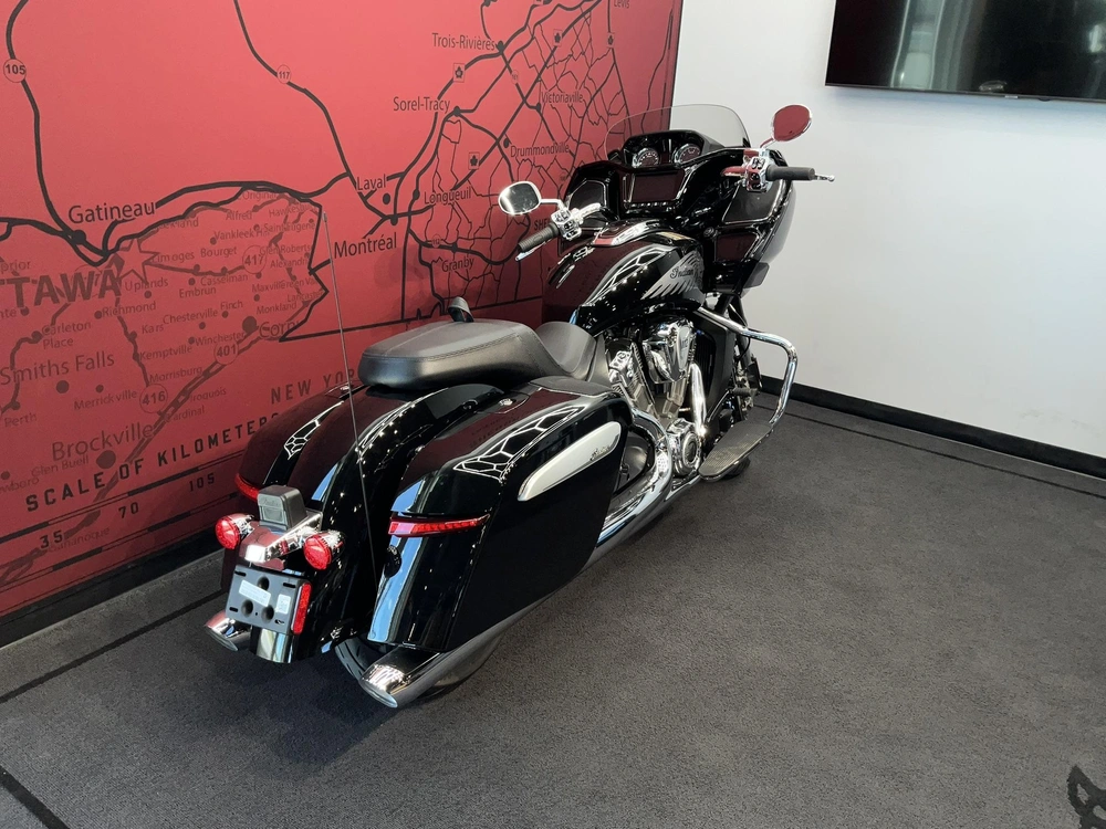 2026 Indian Motorcycle Challenger Limited + 112 & Powerband Audio Package alt
