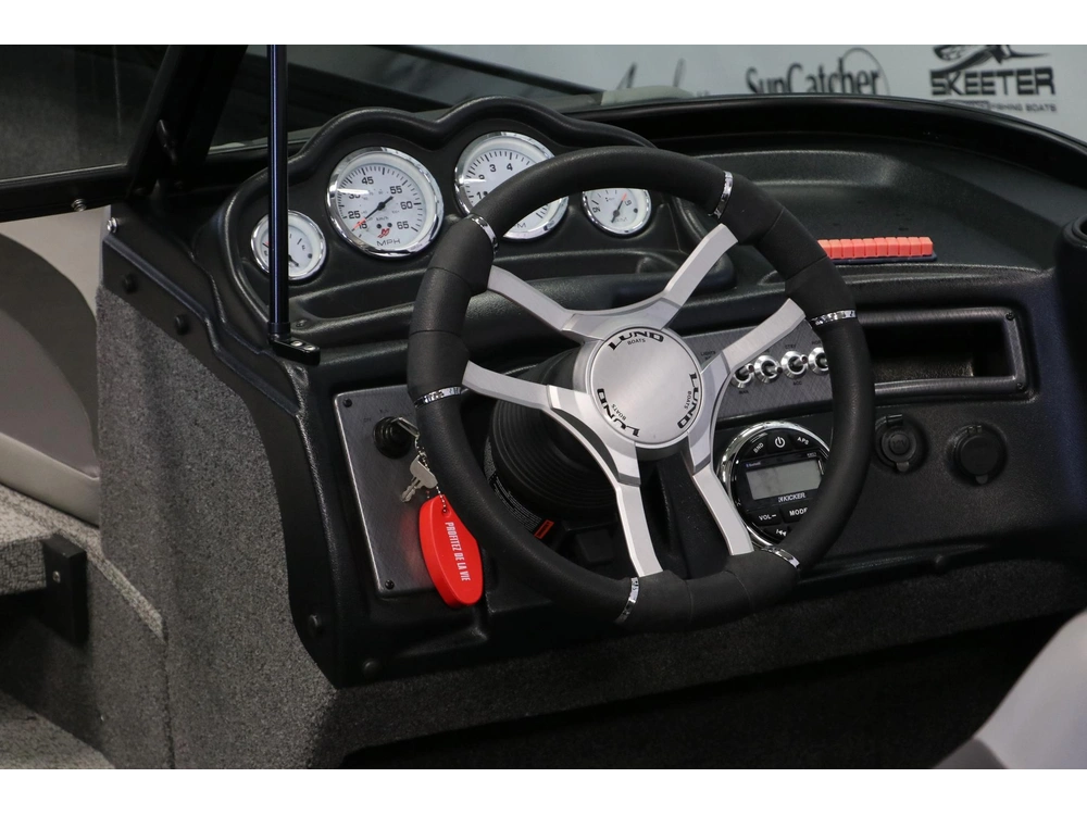 2023 Lund 1875 Crossover Xs alt