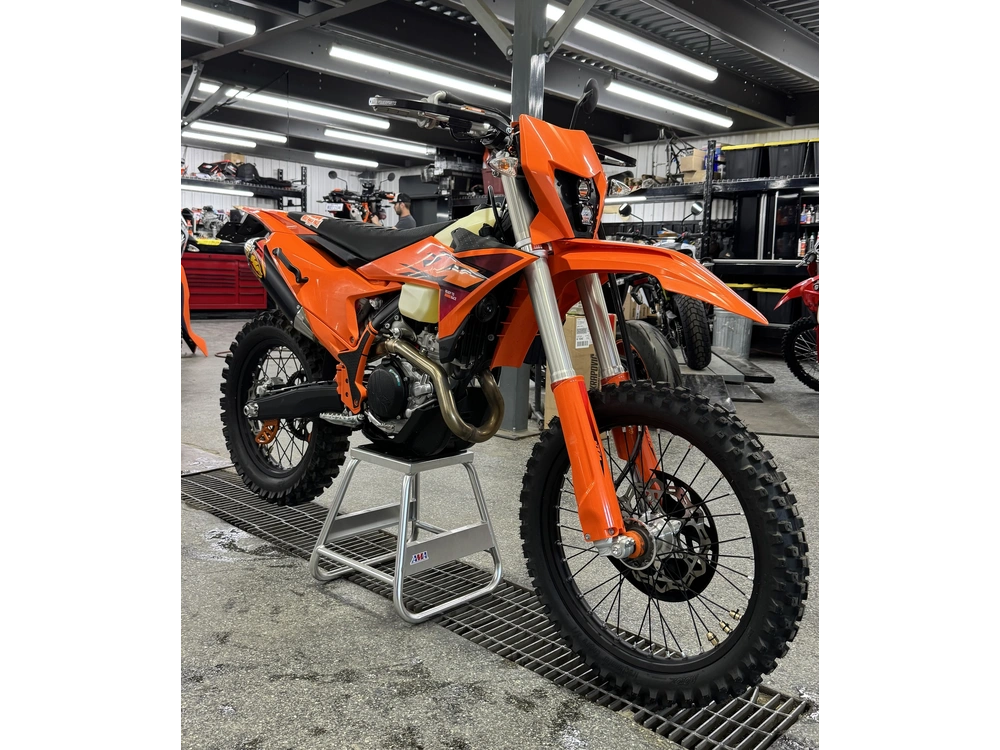 Ktm 500 Exc-f 2026 alt