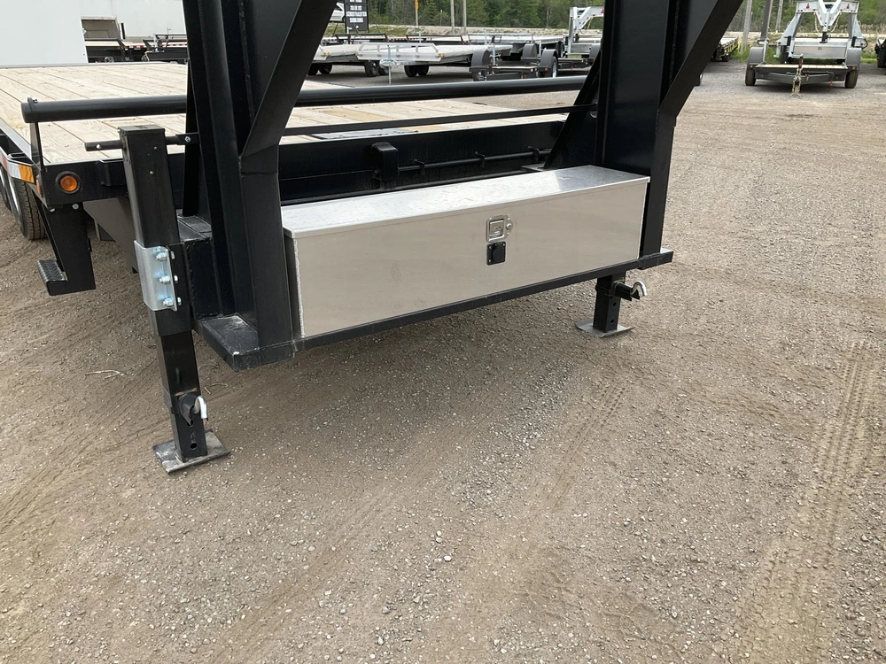 2026 Canada Trailers 8.5x26 10.5 Ton Gooseneck Hydraulic Tilt Trailer alt