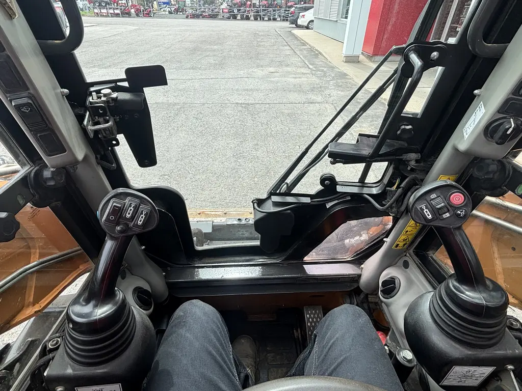 2015 Case TV380