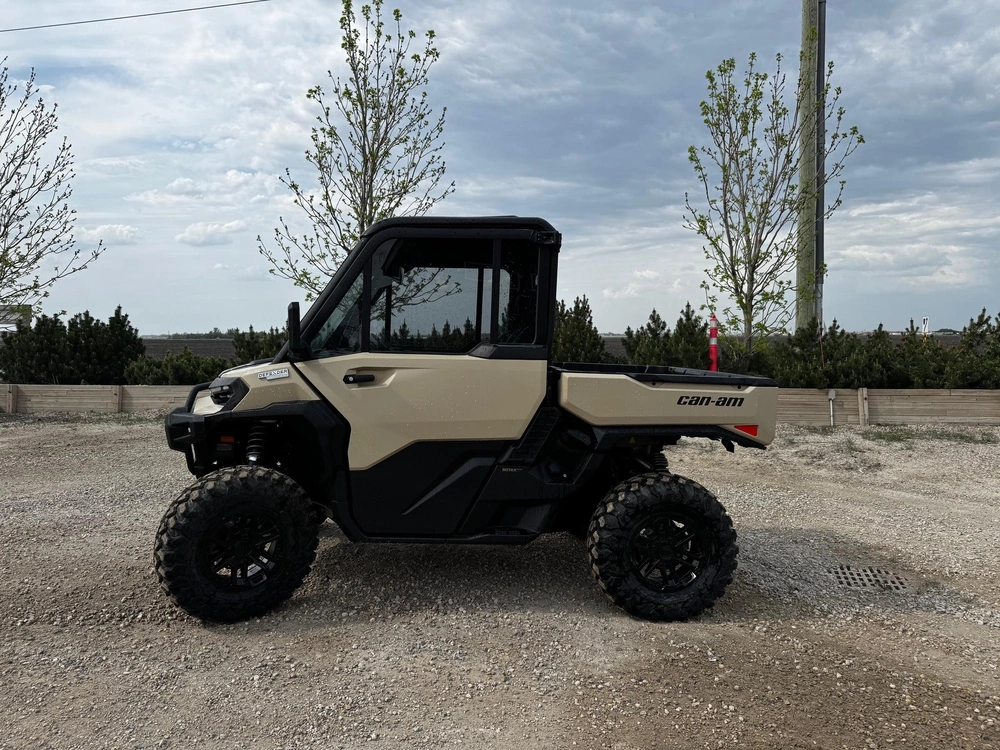 2026 Can-am Defender Ltd Hd11 alt
