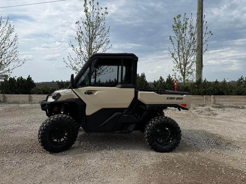 2026 Can-am Defender Ltd Hd11 alt