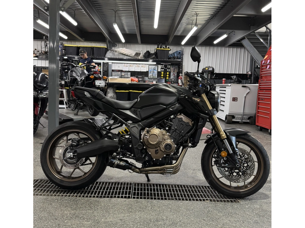 2021 Honda Cb650r alt